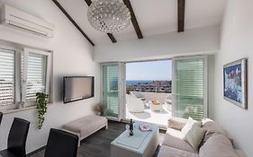 Marlea Sea-View Apartments